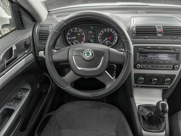 2013 Skoda Octavia II (A5) Рестайлинг, белый, 859000 рублей - вид 17