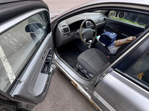 2003 Kia Rio I Рестайлинг, серебристый, 80000 рублей - вид 11