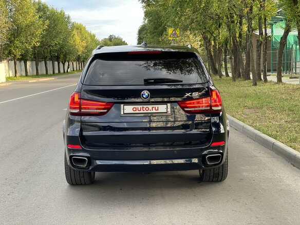 2014 BMW X5 50i III (F15), синий - вид 4