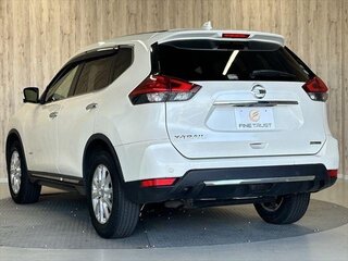 2017 Nissan X-Trail III, белый, 1455000 рублей, вид 5