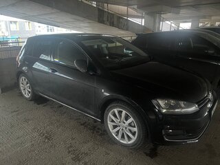 2013 Volkswagen Golf VII, чёрный, 1322000 рублей, вид 3
