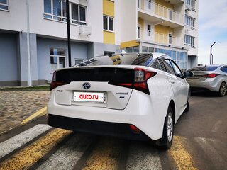 2019 Toyota Prius IV Рестайлинг (XW50), белый, 2150000 рублей, вид 5