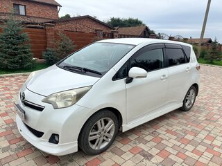 2010 Toyota Ractis II, белый, 750000 рублей, вид 1
