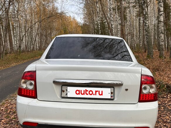 2013 Lada (ВАЗ) Priora I, белый, 280000 рублей - вид 4