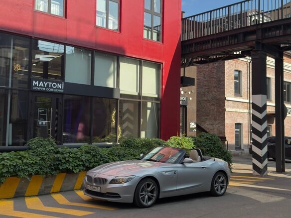 2011 BMW Z4 30i II (E89), серебристый, 3999999 рублей - вид 2