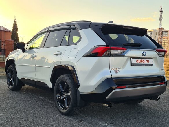 2020 Toyota RAV4 V (XA50), белый, 3390000 рублей - вид 2