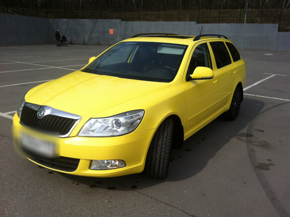 2011 Skoda Octavia II (A5) Рестайлинг, жёлтый