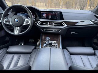 2021 BMW X5 45e IV (G05/G18), чёрный, 6300000 рублей, вид 4