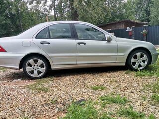 2006 Mercedes-Benz C-Класс 200 II (W203) Рестайлинг, серебристый, 750000 рублей, вид 4
