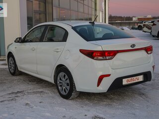 2020 Kia Rio IV, белый, 1190000 рублей, вид 4