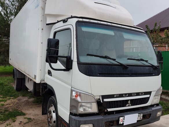 2011 Fuso (Mitsubishi) Canter, белый, 1600000 рублей