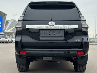 2017 Toyota Land Cruiser Prado 150 Series Рестайлинг 1, чёрный, 5100000 рублей, вид 3