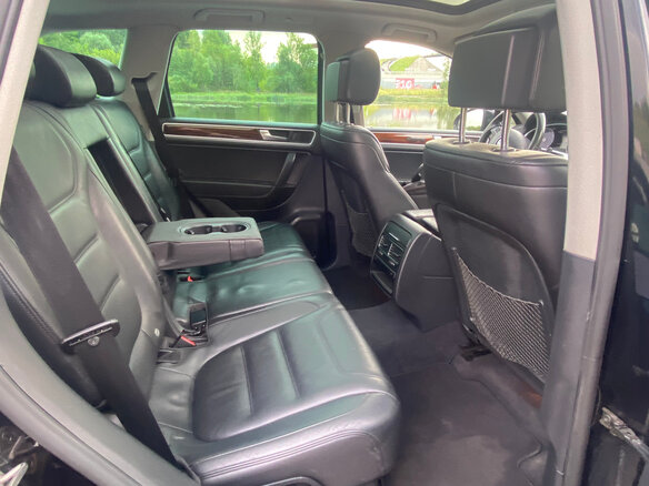 2010 Volkswagen Touareg II, чёрный, 2450000 рублей - вид 27