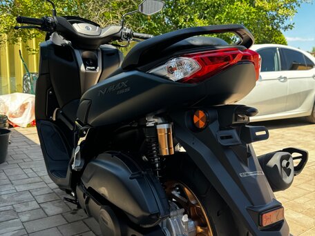 2023 Yamaha NMAX, чёрный, 435000 рублей, вид 4