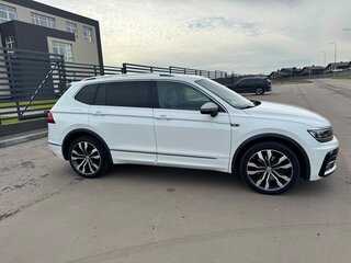 2019 Volkswagen Tiguan Allspace II, белый, 4200000 рублей, вид 5