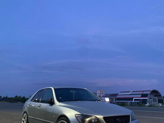 2002 Lexus IS 200 I, серебристый, 840000 рублей, вид 2