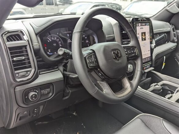 2025 Ram 1500 Crew Cab V Рестайлинг, серебристый, 10134960 рублей - вид 11