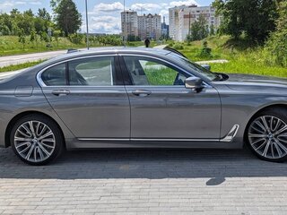 2016 BMW 7 серии Long 750Ld xDrive VI (G11/G12), серебристый, 3881510 рублей, вид 3