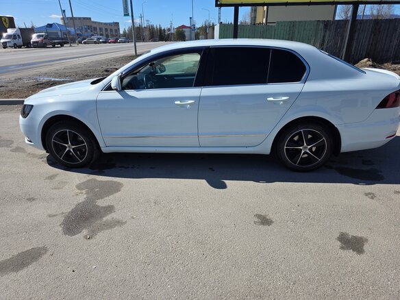 2015 Skoda Superb DSG II Рестайлинг, белый, 1400000 рублей - вид 4