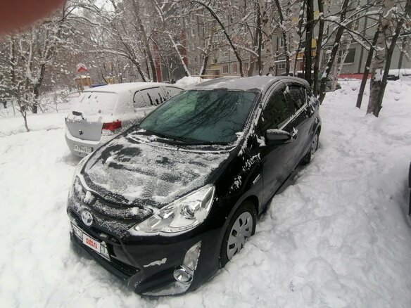 2015 Toyota Aqua I Рестайлинг, чёрный, 1175000 рублей - вид 2