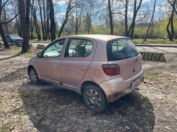 2000 Toyota Vitz I (P10), розовый, 175000 рублей - вид 7