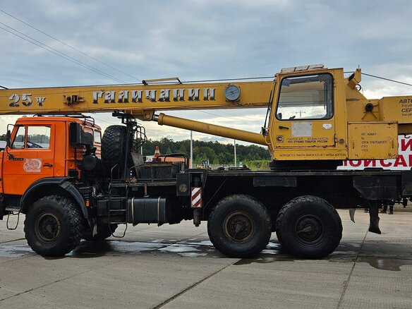 2012 КамАЗ 43118, красный, 3800000 рублей - вид 28