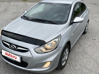2013 Hyundai Solaris I, серебристый, 950000 рублей, вид 1