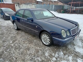 1997 Mercedes-Benz E-Класс 430 II (W210, S210), синий, 1025000 рублей, вид 1
