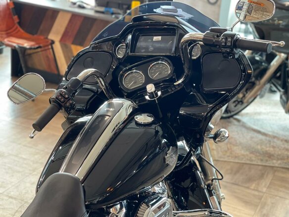 2021 Harley-Davidson Road Glide, чёрный, 3490000 рублей - вид 8