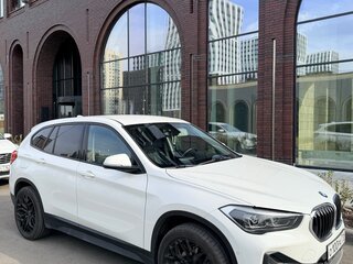 2020 BMW X1 20i xDrive II (F48) Рестайлинг, белый, 3590000 рублей, вид 5