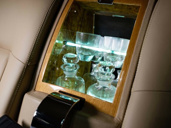 2008 Rolls-Royce Phantom Long VII, чёрный - вид 14
