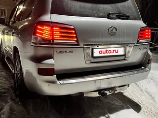 2013 Lexus LX 570 III Рестайлинг, серебристый, 4450000 рублей, вид 3
