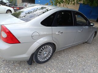 2009 Ford Focus II Рестайлинг, серебристый, 600000 рублей, вид 5