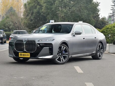 BMW 7 серии VII (G70)