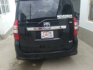 2013 Toyota Noah II (R70), чёрный, 2000000 рублей, вид 5
