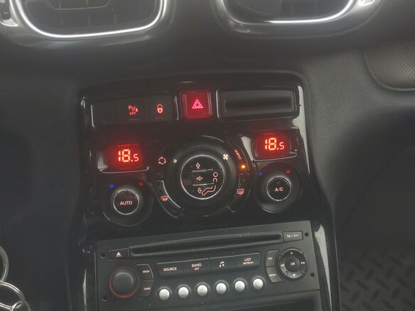 2010 Citroen C3 Picasso I, золотистый, 590000 рублей - вид 25