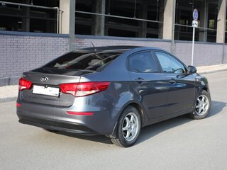 2015 Kia Rio III Рестайлинг, серый, 1050000 рублей, вид 4