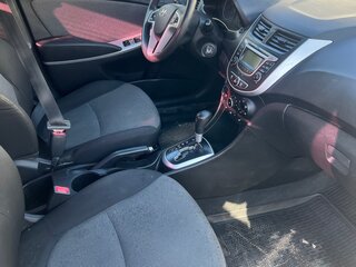 2014 Hyundai Solaris I, бежевый, 700000 рублей, вид 4