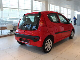 2010 Peugeot 107 I Рестайлинг, красный, 487000 рублей, вид 3