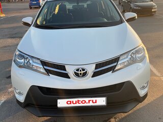 2015 Toyota RAV4 IV (XA40), белый, 2400000 рублей, вид 1