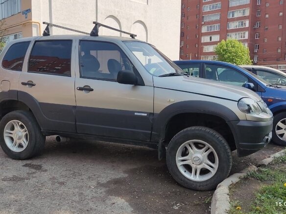 2009 Chevrolet Niva I Рестайлинг, серый, 450000 рублей - вид 1