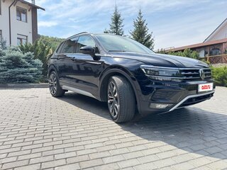 2019 Volkswagen Tiguan II, чёрный, 2820000 рублей, вид 4