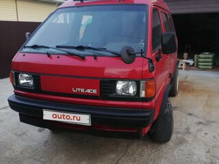 1989 Toyota Lite Ace III, красный, 999999 рублей, вид 2