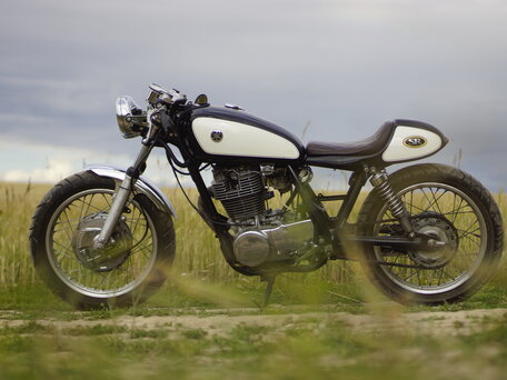 1997 Yamaha SR400, чёрный, 390000 рублей, вид 3