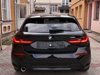 2020 BMW 1 серии 118i III (F40), чёрный, 1810220 рублей, вид 3