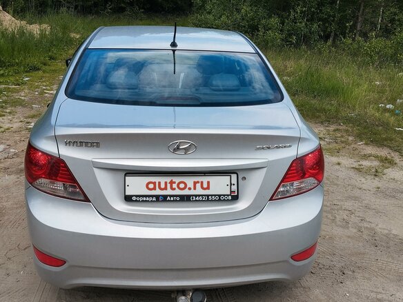 2013 Hyundai Solaris I, серебристый, 730000 рублей - вид 2