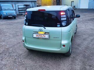 2008 Toyota Sienta I Рестайлинг 1, зелёный, 760000 рублей, вид 3