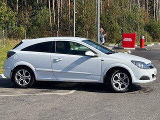 2005 Opel Astra GTC H, белый, 410000 рублей, вид 4