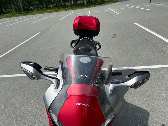 2010 Honda VFR 1200, красный, 730000 рублей - вид 2