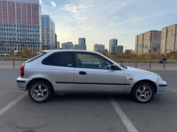 1998 Honda Civic VI, серый, 270000 рублей - вид 1
